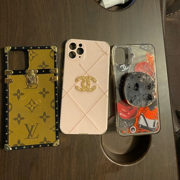 iPhone 11 Pro Max - Picture 3 of 3